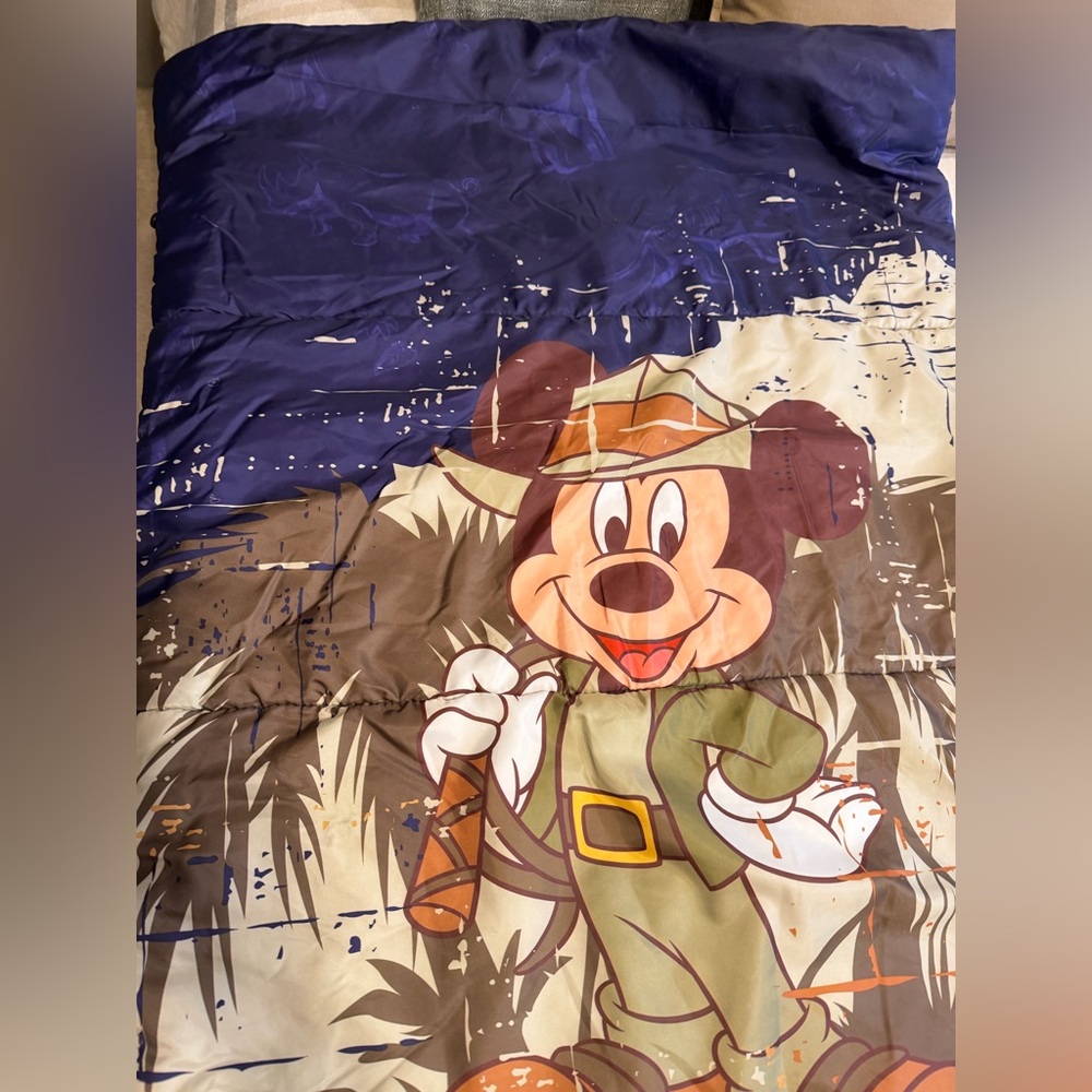 Mickey’s Jungle Trek Adventure, Kids Sleeping Bag, Zipper Fully Functional - Picture 3 of 15